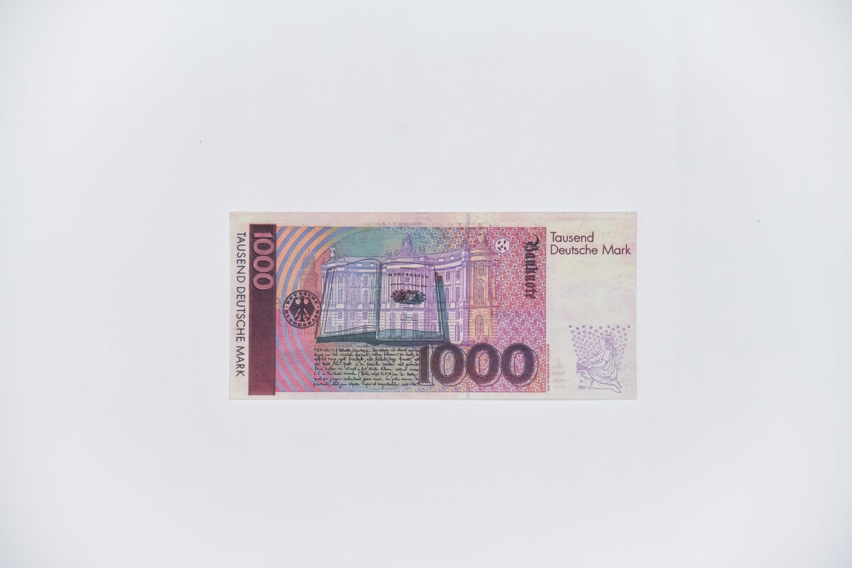 1000 Deutsch marks prop money stack